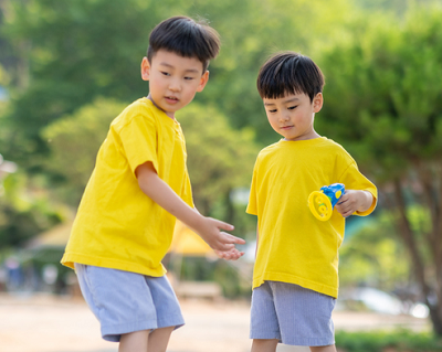 兄弟で盛り上がる