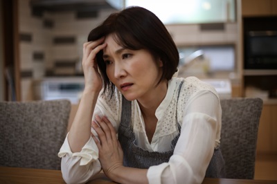 不登校に悩むお母さん